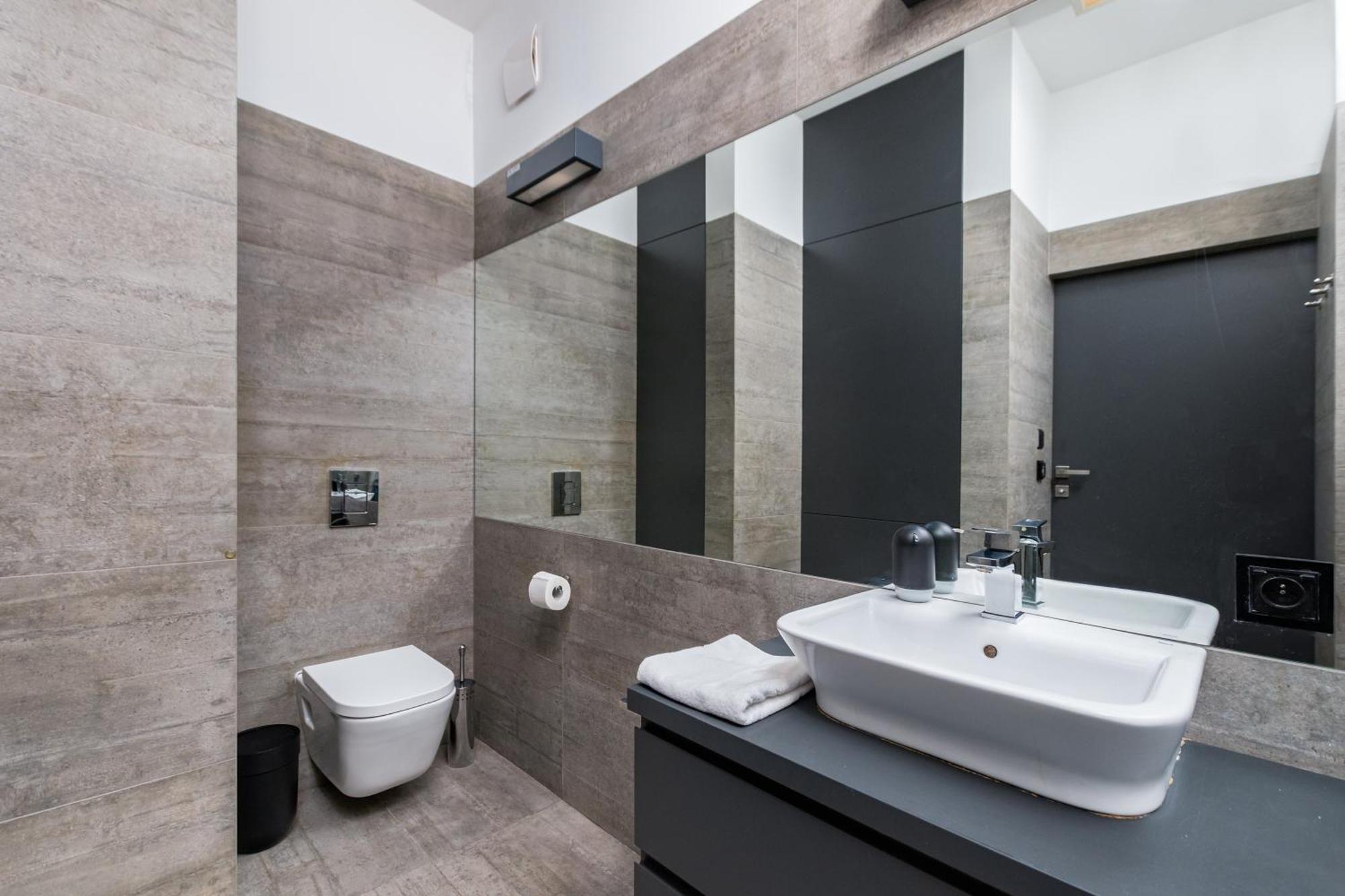 Fabryczna 23 By Homeprime Warsaw Luaran gambar